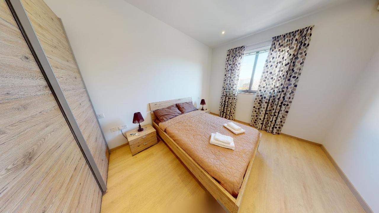 Spacious 2 Bedroom Apartment In Sliema Exterior photo